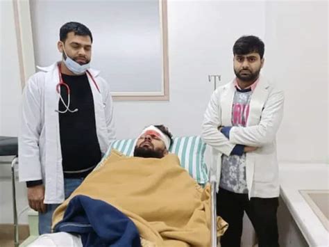 Rishabh Pant Making Remarkable Recovery Post Surgery Stands On His