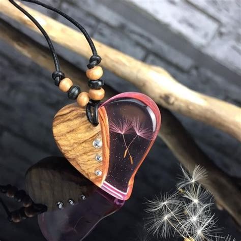 Bestseller Dandelion Heart Wood Resin Necklace Rot Etsy Halskette