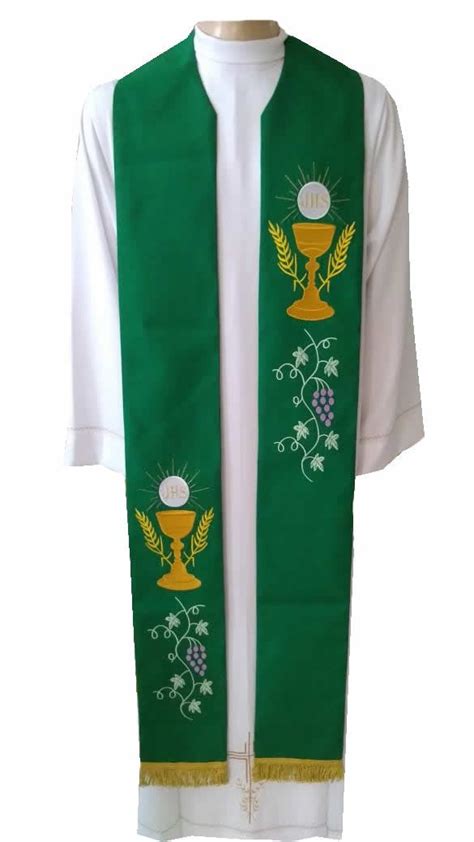 paramentos religiosos ateliê Embroidery designs Embroidery Shirts