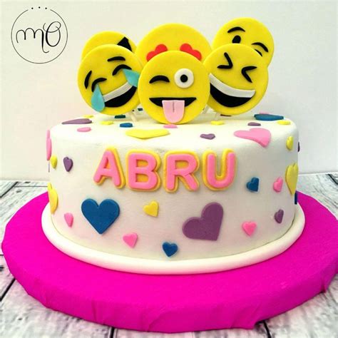 Pin En Emoji Cake Birthdays