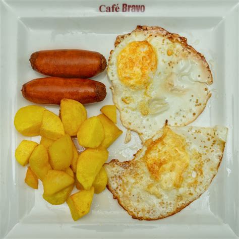 Omelette Breakfast – Cafe Bravo