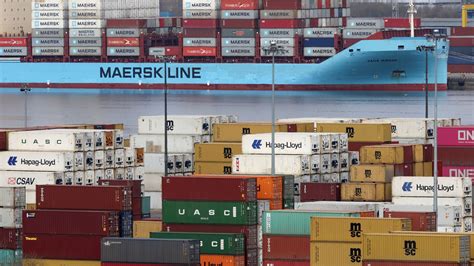 Maersk Orders Six Methanol Powered Container Vessels Pm Today