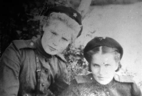 Pin di Jacopo Solcia su Ww2 women impressions