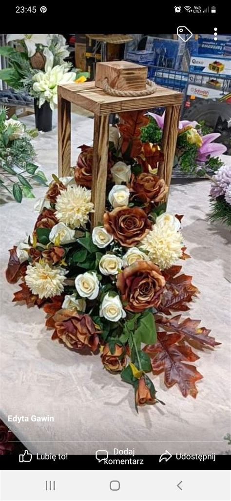 Pin By Kreseczka On Kompozycje Kwiatowe Table Decorations Floral Decor