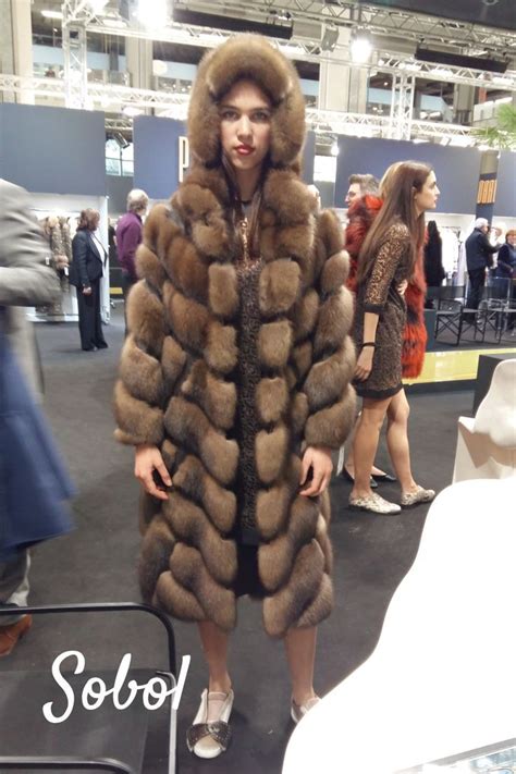 Порадуй себя итальянской шубой из соболя | Fur coat, Coat, Fashion