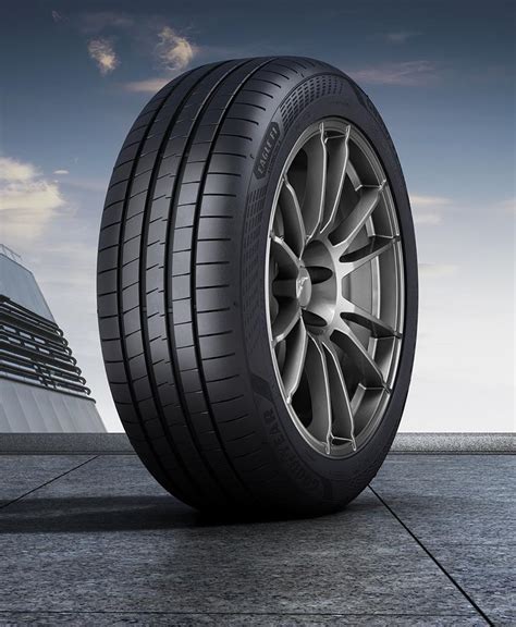 Goodyear Eagle F1 Asymmetric 6 beerbt den Eagle F1-Reifen!
