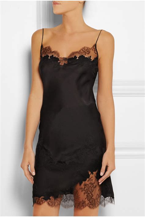 Carine Gilson Chantilly Lace Trimmed Silk Satin Half Slip In Black Lyst