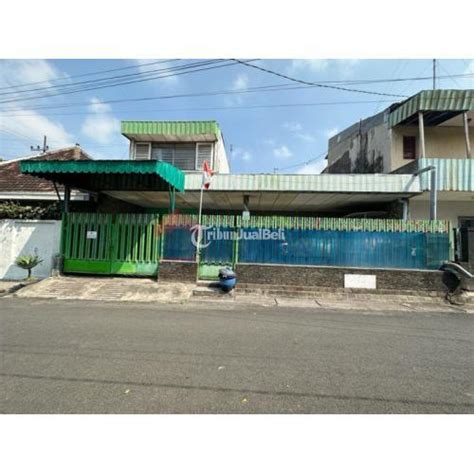 Dijual Rumah Besar Dan Terawat Lt M Lb M Di Tengah Kota