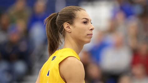 La Carrera Universitaria De Blaire Fleming Jugadora De Voleibol