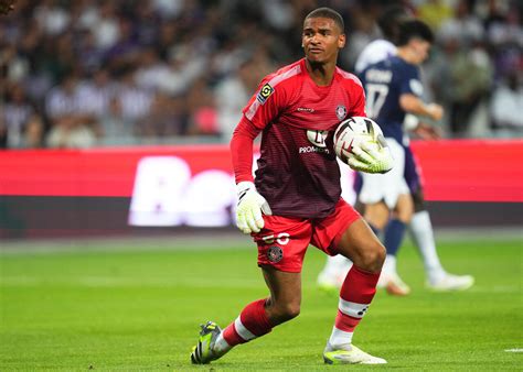 Toulouse Fc Guillaume Restes Sélectionné Pour Rejoindre Léquipe De