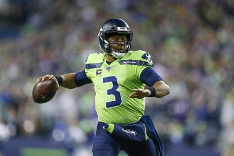 Seahawks QB Russell Wilson Already Building Hall of Fame Resume ...