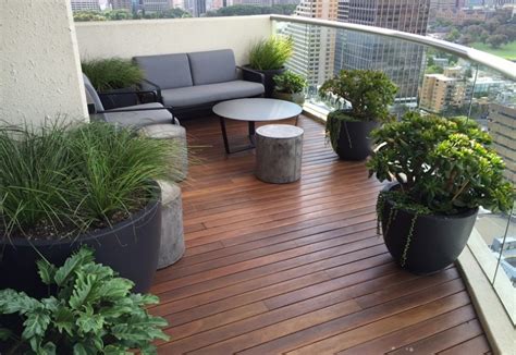 20+ Garden Ideas For Apartment Balcony - DECOOMO