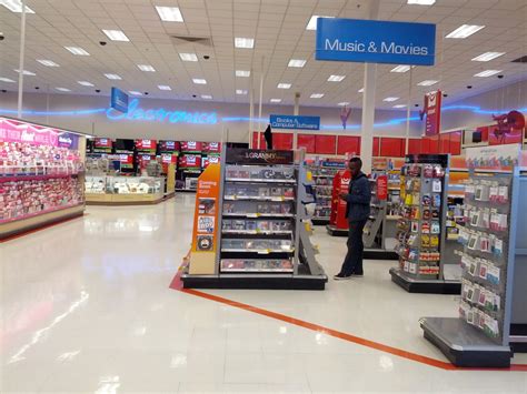 Retail World Spotlight Super Target Duluth Ga