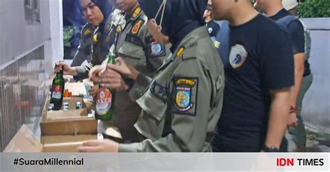 Satpol PP Tangsel Razia Miras Di Warung Dan Toko Jamu