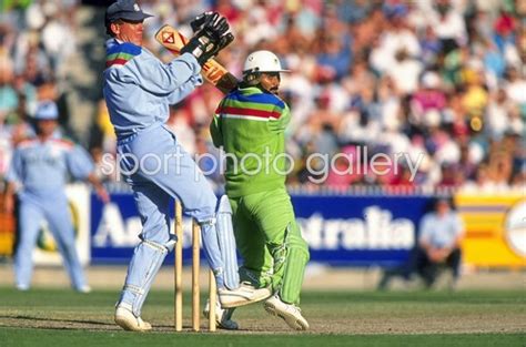 Javed Miandad Pakistan v England World Cup Final MCG 1992 Images ...