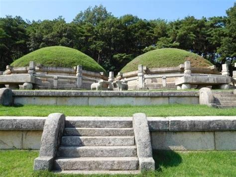 Tomb Of King Kongmin A 14th Century Mausoleum From The Ruins Of