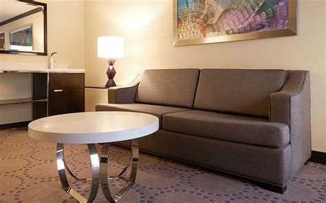 Harrah's Rooms & Suites | Photos & Info | Las Vegas Hotels