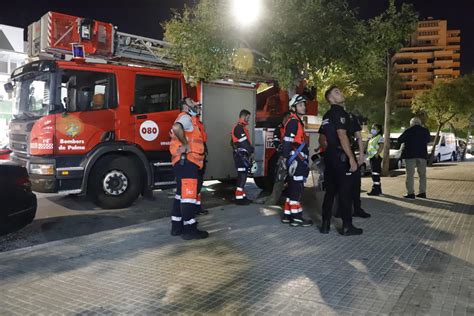 Palma Un Hombre Se Atrinchera Tras Amenazar Con Un Cuchillo A Su Padre