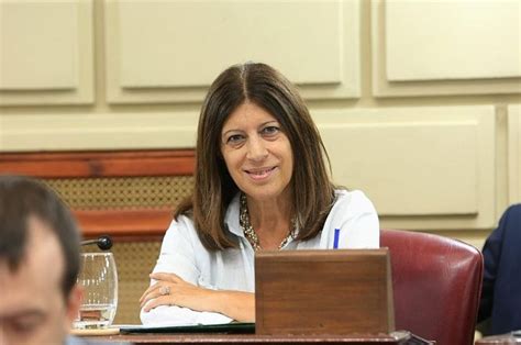 Clara García Este gobierno busca crear un relato con información