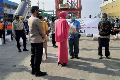 Dapat Bantuan Kapolri Pekerja Pelabuhan Tanjung Priok Diminta Disiplin