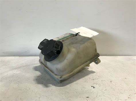 Used Freightliner Cascadia Power Steering Reservoir W Caps