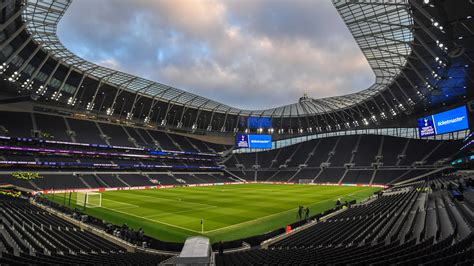 Over Land and Sea to... Tottenham Hotspur | West Ham United F.C.