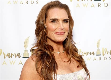 Brooke Shields Flaunts Toned Abs In Bikini In Th Birthday Photos