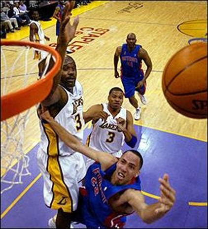 2004 NBA Finals: Game 1 - Photo 1 - Pictures - CBS News