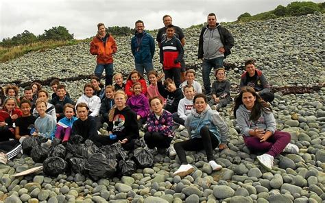 Ramassage De D Chets Sur La Plage Pour Les Sixi Mes Du Coll Ge Thalassa