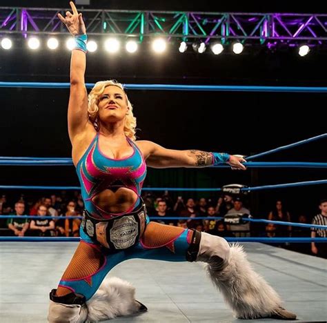 Pin de Asia en Taya Valkyrie Kira Renée Magnin Forster