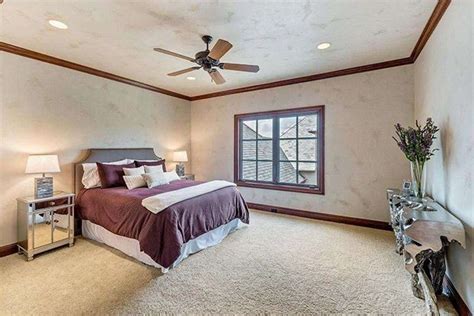 Tour Selena Gomez's Traditional Texas Mansion | Apartment bedroom decor ...