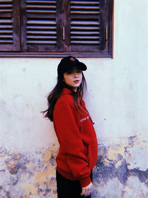 Hot girl hot boy Việt 28 12 Midu và 1001 biểu cảm selfie 2sao