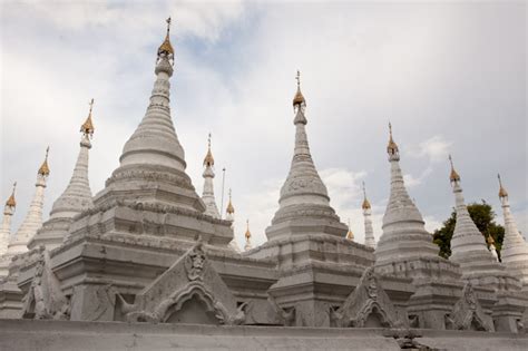 Kuthodaw Paya World S Largest Book And Mandalay Hill Kensho Quest