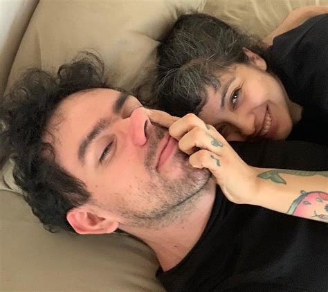 Mon Laferte se casó con Joel Orta el papá de su hijo Fama