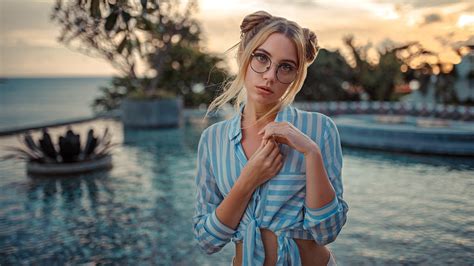 Blonde Hairbun Portrait Women With Glasses Ksenia Kokoreva Depth