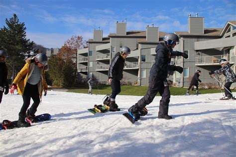 Blue Mountain Snowboarding 1 Day Tour For Beginners