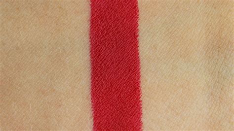 AndreaMarie - YT: NYX Matte Lipstick in Perfect Red || Review