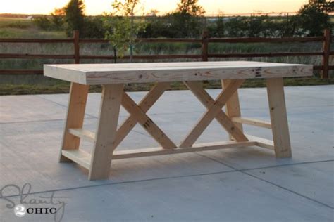 DIY Outdoor Table | Find My DIY