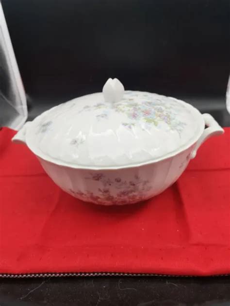 PORCELAINE DE LIMOGES Bernardaud Soupière Modèle Gabrielle axel 70