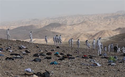 Desnudos Con Spencer Tunick Para Salvar El Mar Muerto