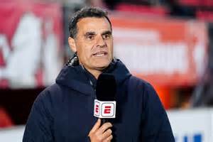 kenneth perez kijkt naar psver ik ben nog steeds  psvfans