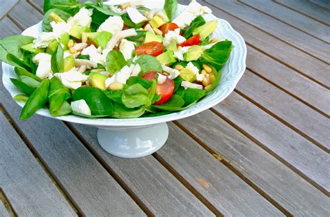 Salade Met Veldsla Gerookte Kip En Mozzarella Lekker En Simpel