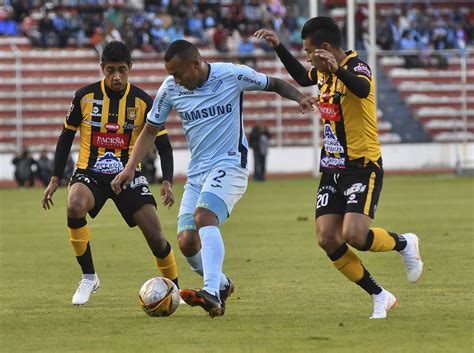 The Strongest y Bolívar en un exigente clásico