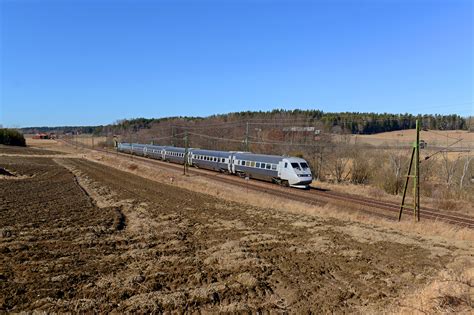 X2000 of SJ between Björnlunda and Gnesta