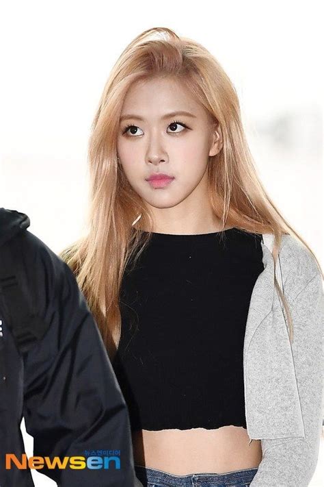 Rosé Airport Photos At Incheon To Thailand On April 9 2019 Blackpink