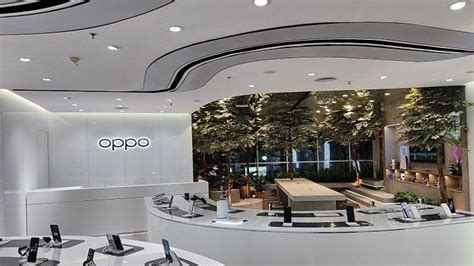 OPPO Indonesia Officially Opens OPPO EXperience Store In Bandung