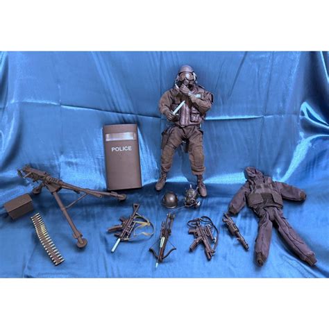 絕版 Hot Toys 美國 軍事 頂級公仔 警察 特種部隊 人偶 模型 玩偶 SWAT 反恐 戰爭玩具 軍人 兵人 蝦皮購物