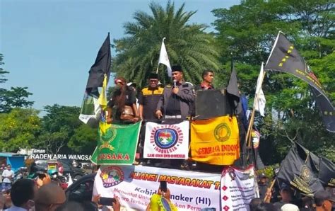 Ormas Dan Lsm Unjuk Rasa Di Depan Kantor Bupati Tangerang Kabid Hi