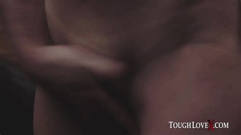 TOUGHLOVEX Troisième roue avec une blonde sexy Kenna James Vidéos Porno Gratuites YouPorn