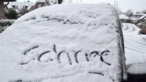 Wintereinbruch in der Region Glätte und Schnee in Ostfriesland